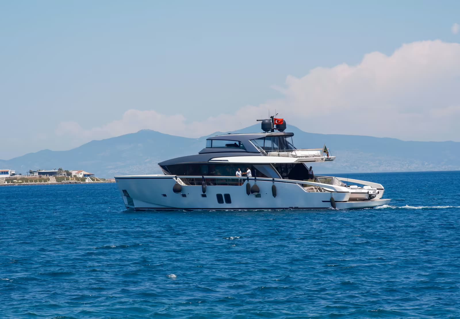 Why Does Fibreglass Turn Yellow? Diagnosing Boat Yellowing